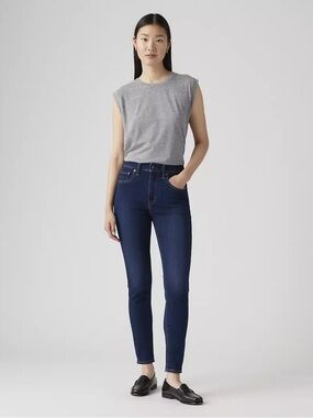 💙 Levi’s 721 High-Rise Skinny Dark Wash Jeans